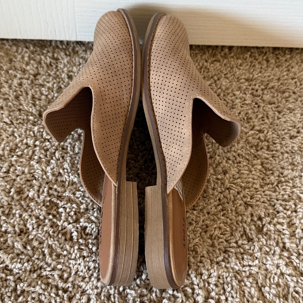 Indigo Brown Perforated Mules Brushed Suede NWT size 8 - Picture 12 of 14